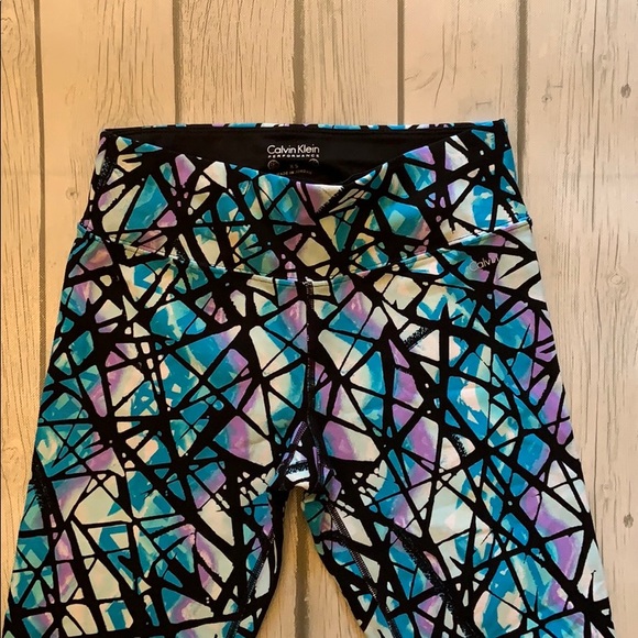 Calvin Klein Performance Capri Legging - Picture 2 of 11